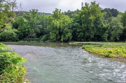 Caddo River Retreat with Cabins