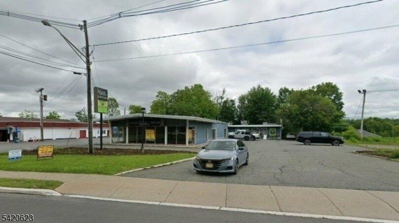 Retail Space in Newton Town