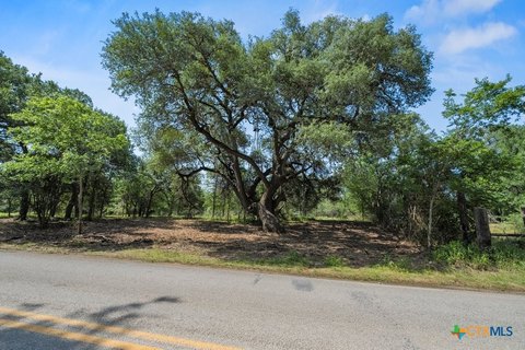 Unrestricted Land Near I-35