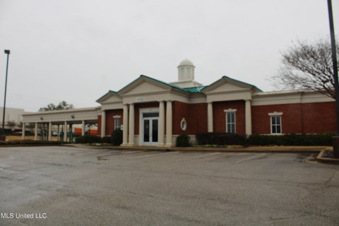 Commercial Building on Airways Boulevard