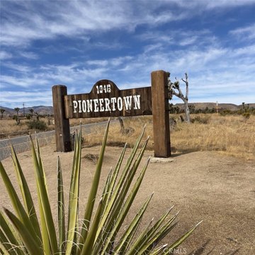 Pioneertown Land: 2.5 Acre Lot