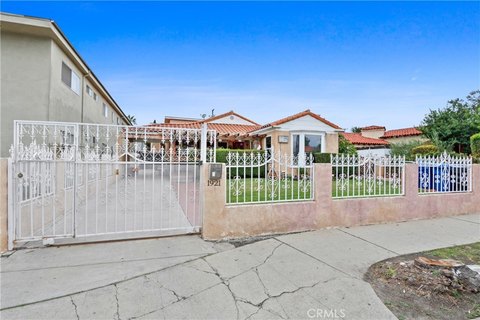 Spanish Quadruplex in Wilshire Vista