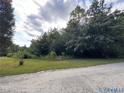 Land, Spring Grove, VA
