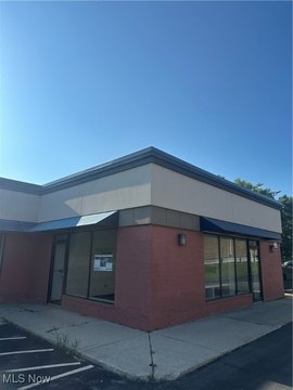Parma Retail/Office Space Available