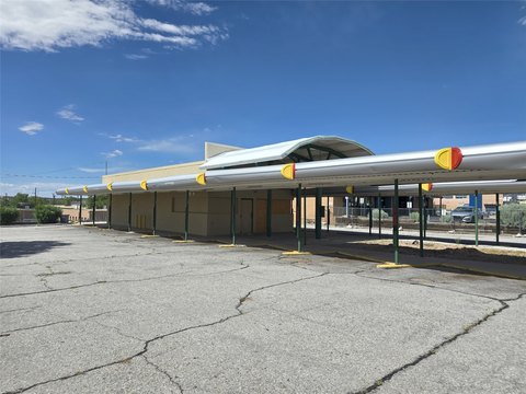 Retail Space on Cerrillos Road