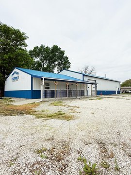 Commercial Building in Otho, Iowa