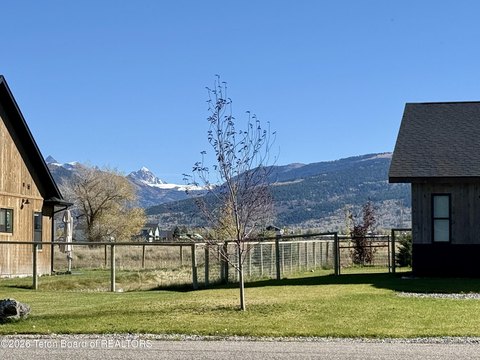 Land, Victor, ID