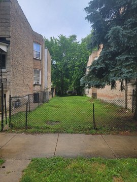 LAND - Chicago, IL