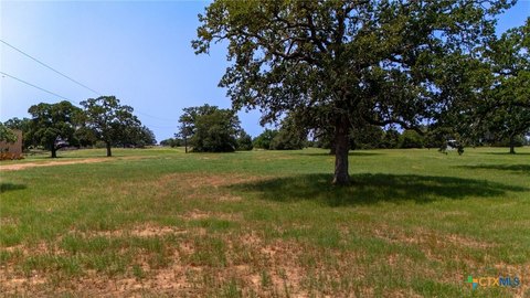 Unrestricted Land in Lockhart, Texas