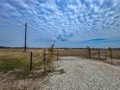 Lake-Adjacent Homesite with Utilities