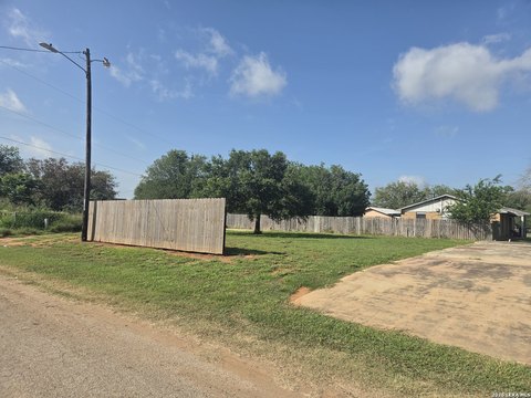Land, Pearsall, TX