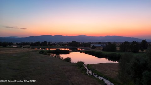 Land, Victor, ID