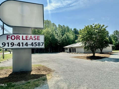 Roxboro Commercial Building For Lease