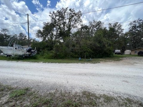 Vacant Corner Lot in Sebring