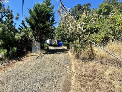 Land, Roseburg, OR