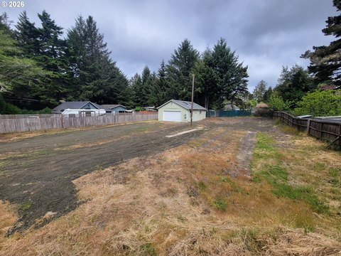Coos Bay Lot with Shop