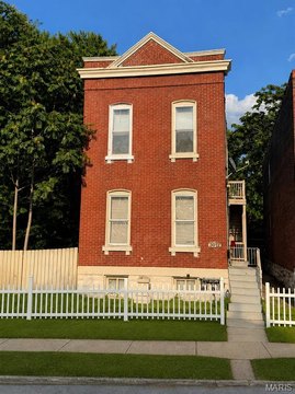 Tenant-Occupied Duplex with Laundry Hookups