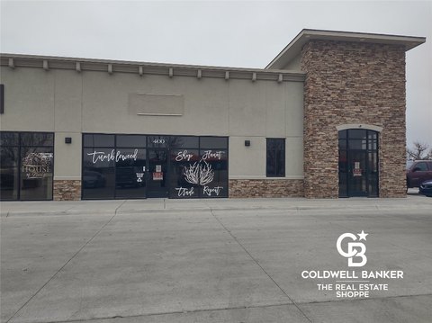 Retail Space in Garden City