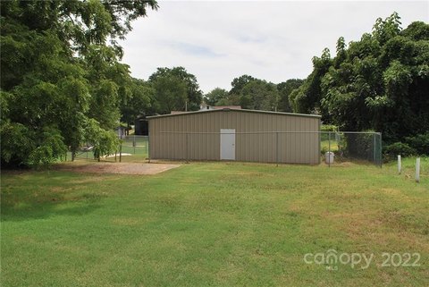 Picture of Office Properties & Spaces at N Oakland Ave 204, Statesville, NC