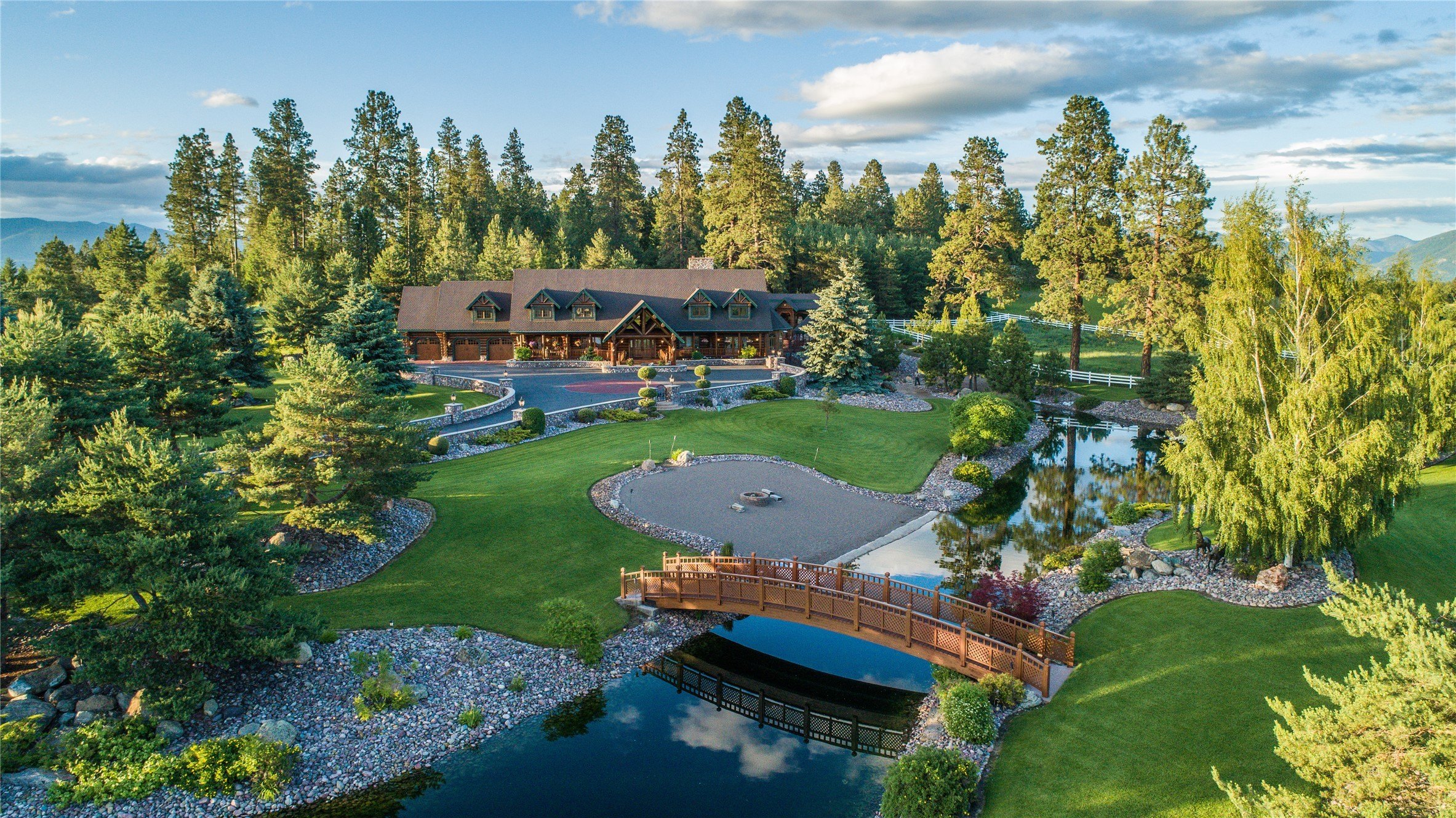 Prestigious Horse Ranch with Mountain Views