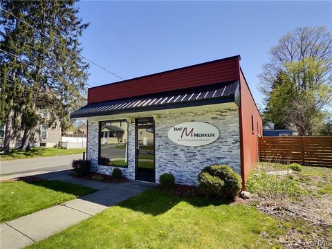 Versatile Commercial Space in Cortland