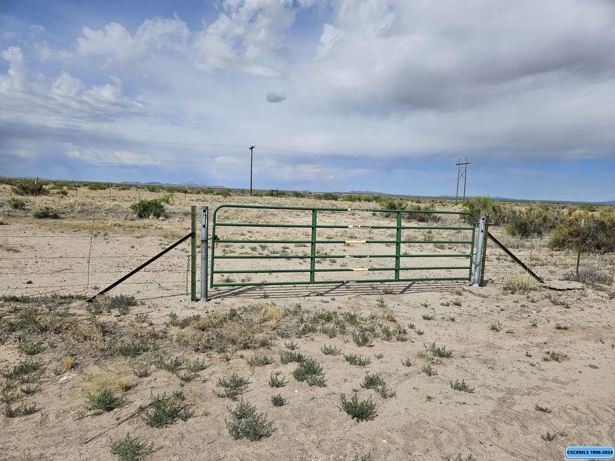 Unrestricted Land on Hwy 180