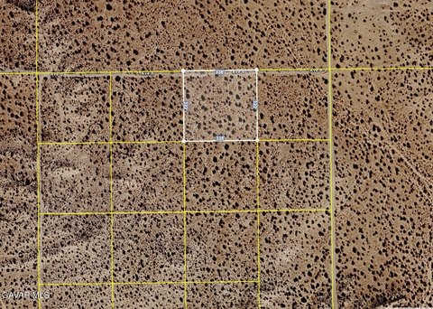 Land in Los Angeles County