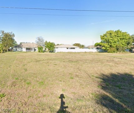 Residential Lot in Cape Coral