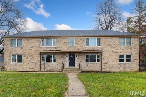 All-Brick 5-Unit Apartment Building
