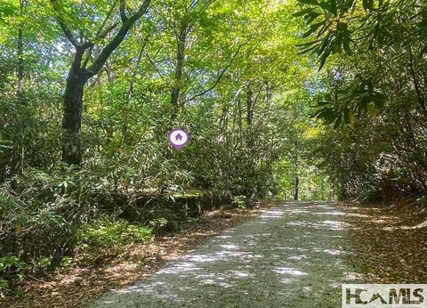 Gently Sloping Highlands Land