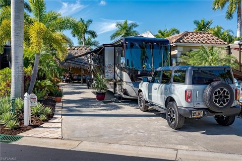 Naples Motorcoach Resort Lot