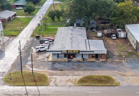 Auto Parts Retail Building Corner
