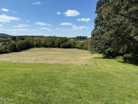 Sprawling Land in Boones Creek