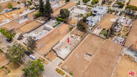 Land, Los Angeles, CA