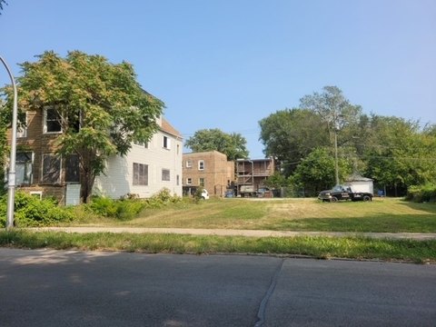 Residential Land in West Englewood