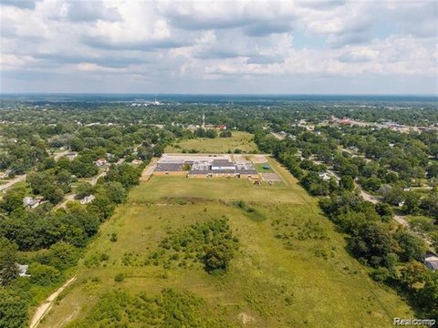 Versatile Land in Growing Corridor