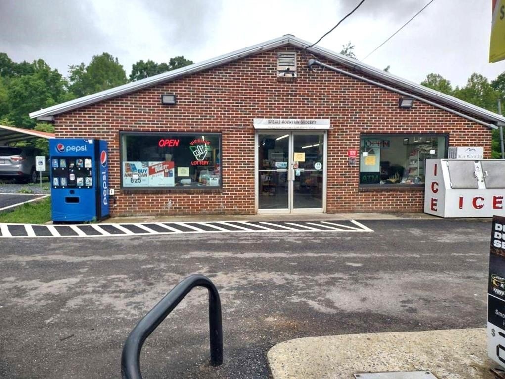 Country Store on Highway 60
