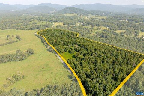 37.25 Acres in Dyke, VA