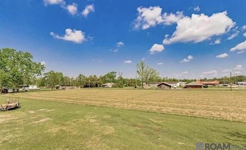 Land, St Amant, LA
