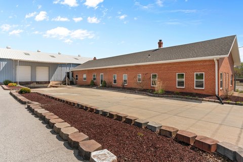 Springfield Commercial Space For Lease