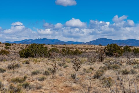 38 Acres Near Santa Fe