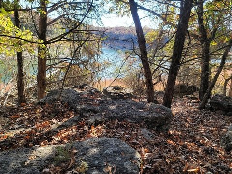 Land with Lake Views