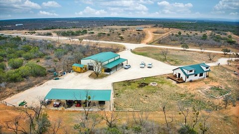 Turnkey Hunting Paradise Near Midland