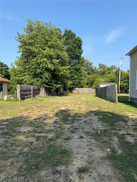 Land, Cleveland, OH