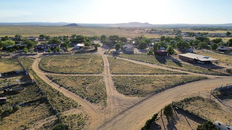 LAND - Los Lunas, NM