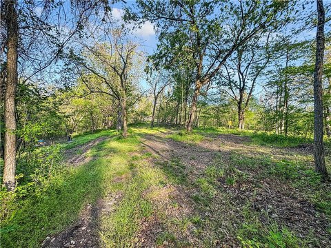 Unrestricted Land Near Eureka Springs