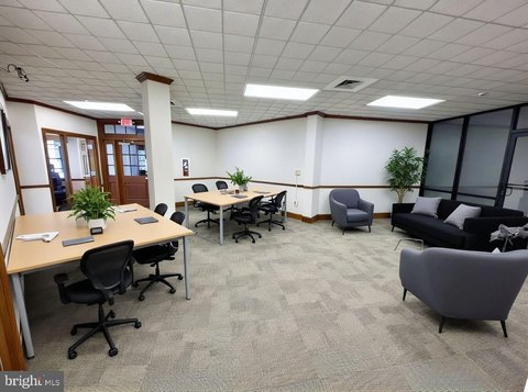 Iconic Oxford Landmark Office Suites