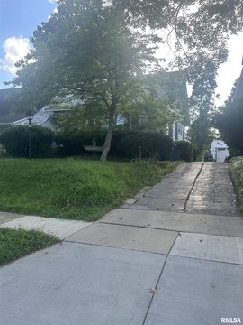 Springfield Triplex in Lincoln Park