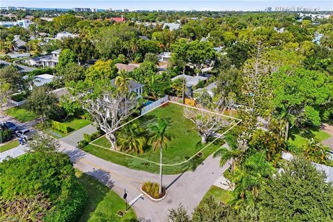 Land, NAPLES, FL