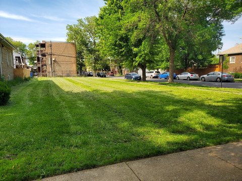 Vacant Corner Lot in Chicago